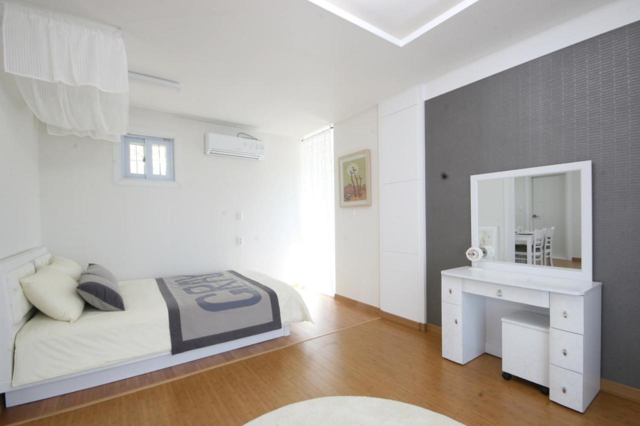 Forest Of Color Pension Hongcheon Εξωτερικό φωτογραφία