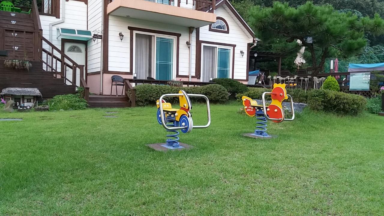 Forest Of Color Pension Hongcheon Εξωτερικό φωτογραφία