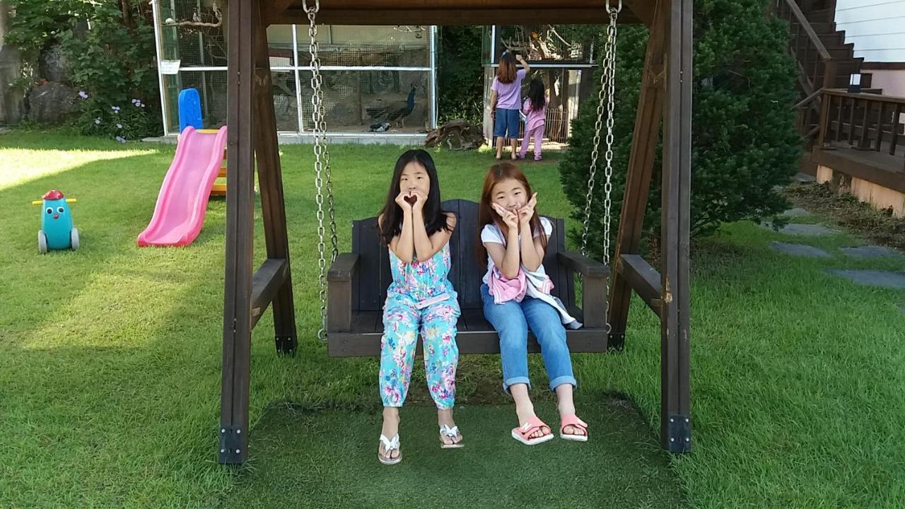 Forest Of Color Pension Hongcheon Εξωτερικό φωτογραφία