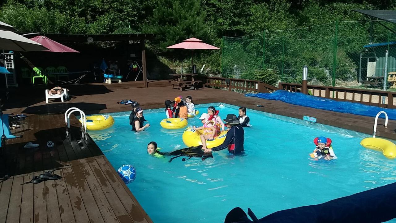 Forest Of Color Pension Hongcheon Εξωτερικό φωτογραφία